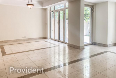 فيلا للإيجار فى دبي مرينا - دبي - دبيّ