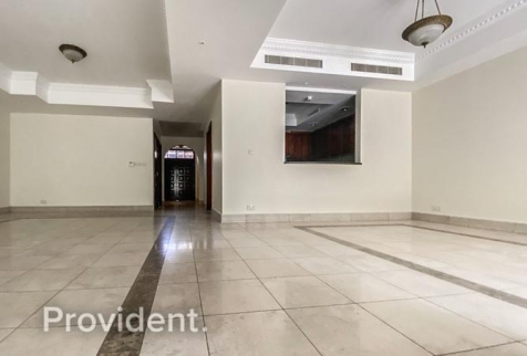 فيلا للإيجار فى دبي مرينا - دبي - دبيّ