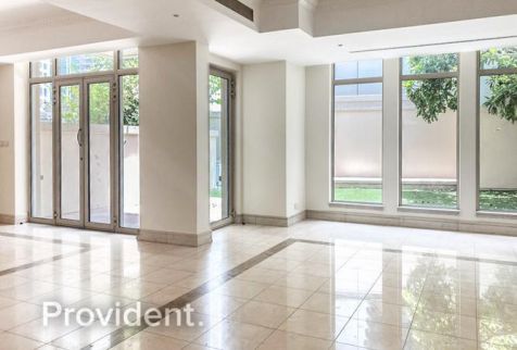 فيلا للإيجار فى دبي مرينا - دبي - دبيّ