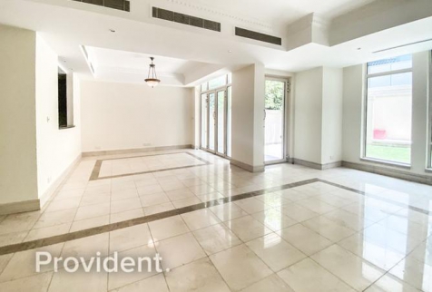 فيلا للإيجار فى دبي مرينا - دبي - دبيّ