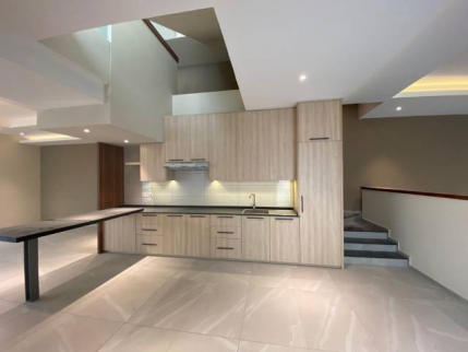 Villa For Rent In Sar - Northern