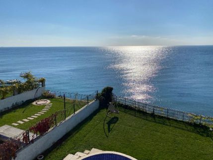 Villa For Rent In Buyukgekmege - Istanbul