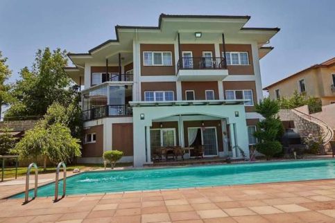 Villa For Rent In Buyukgekmege - Istanbul