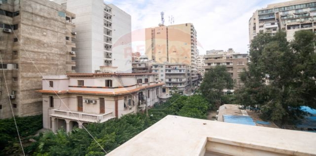 دوبلكس للبيع فى جليم - قسم الرمل - الإسكندرية